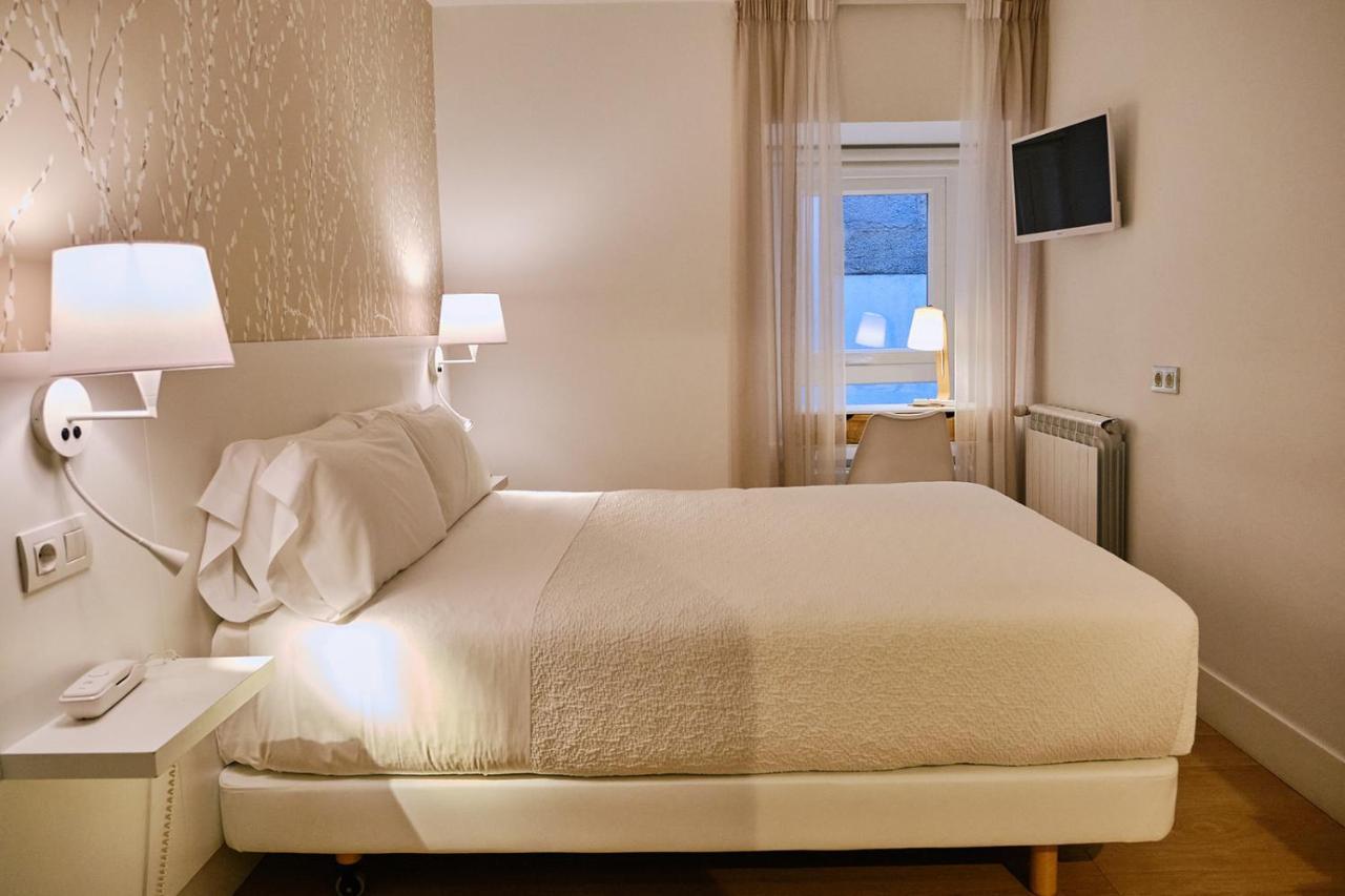 Hostal Suso Santiago de Compostela Bagian luar foto