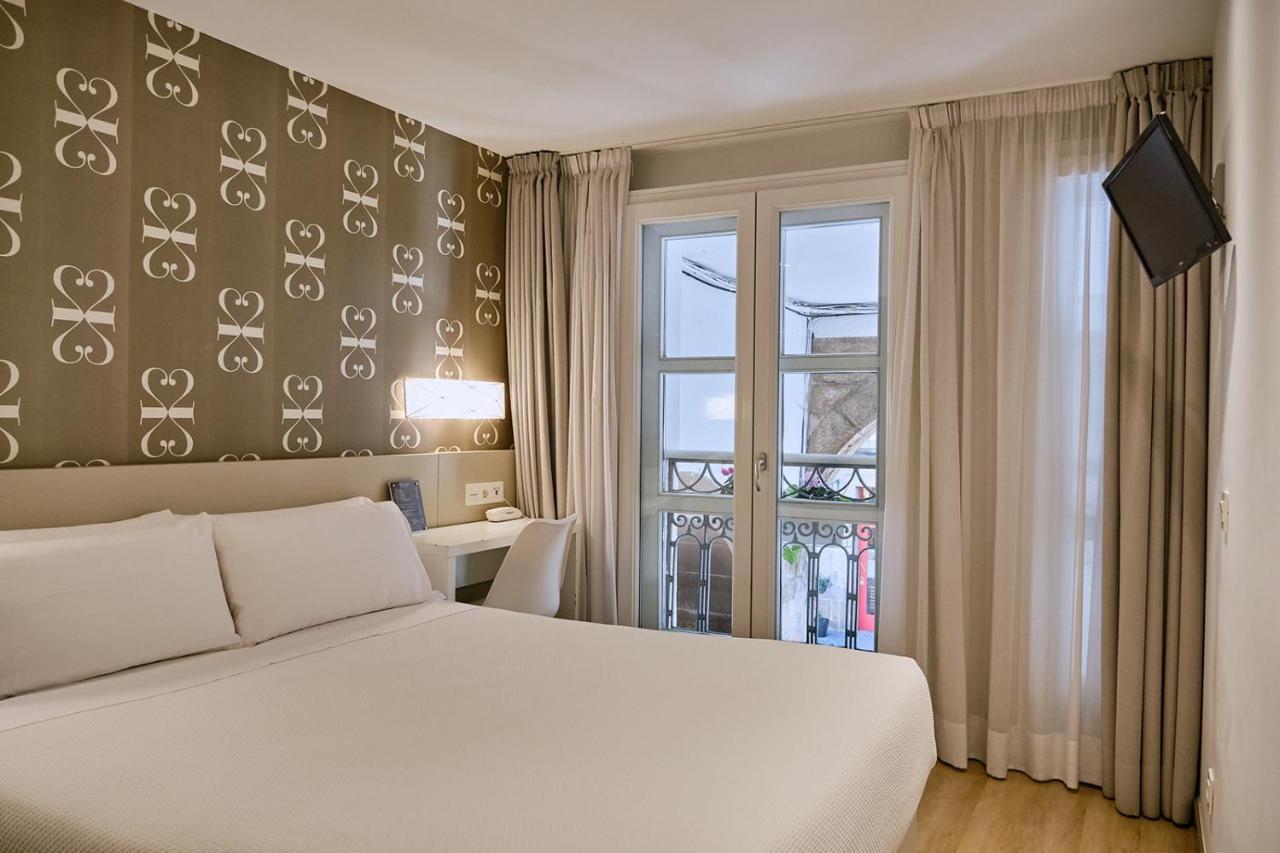 Hostal Suso Santiago de Compostela Bagian luar foto