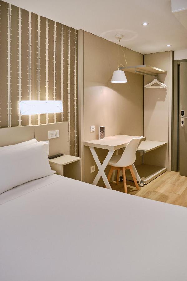 Hostal Suso Santiago de Compostela Bagian luar foto