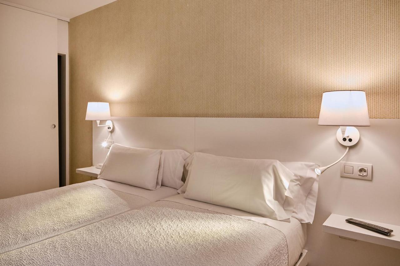 Hostal Suso Santiago de Compostela Bagian luar foto