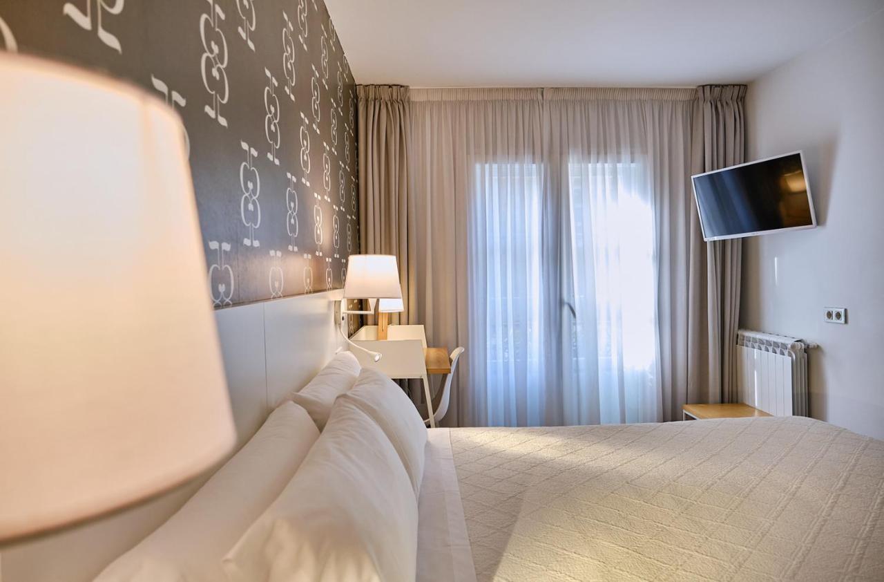 Hostal Suso Santiago de Compostela Bagian luar foto
