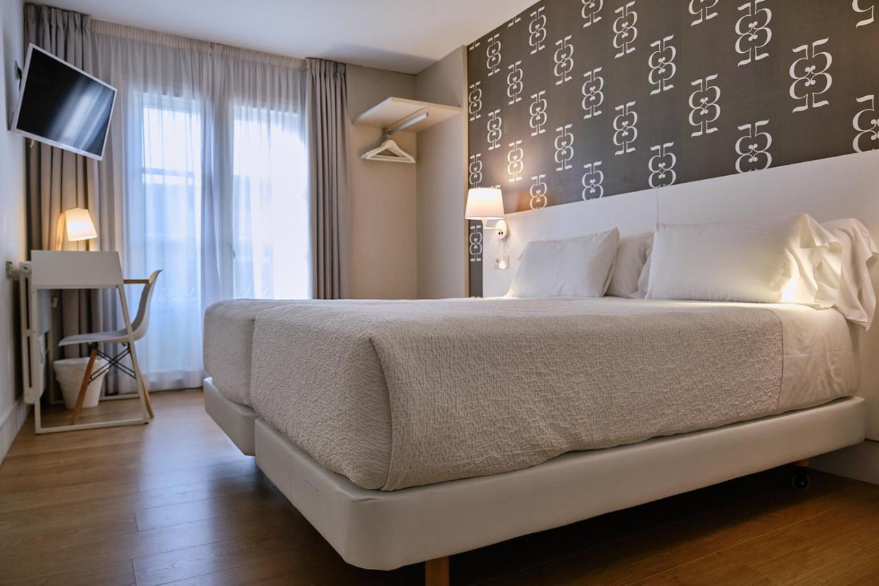 Hostal Suso Santiago de Compostela Bagian luar foto