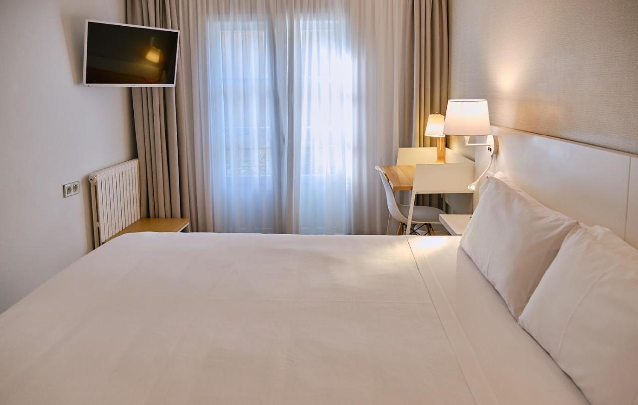 Hostal Suso Santiago de Compostela Bagian luar foto