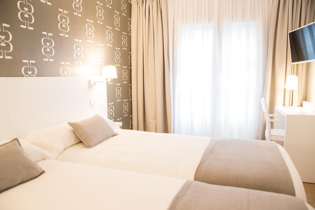 Hostal Suso Santiago de Compostela Bagian luar foto